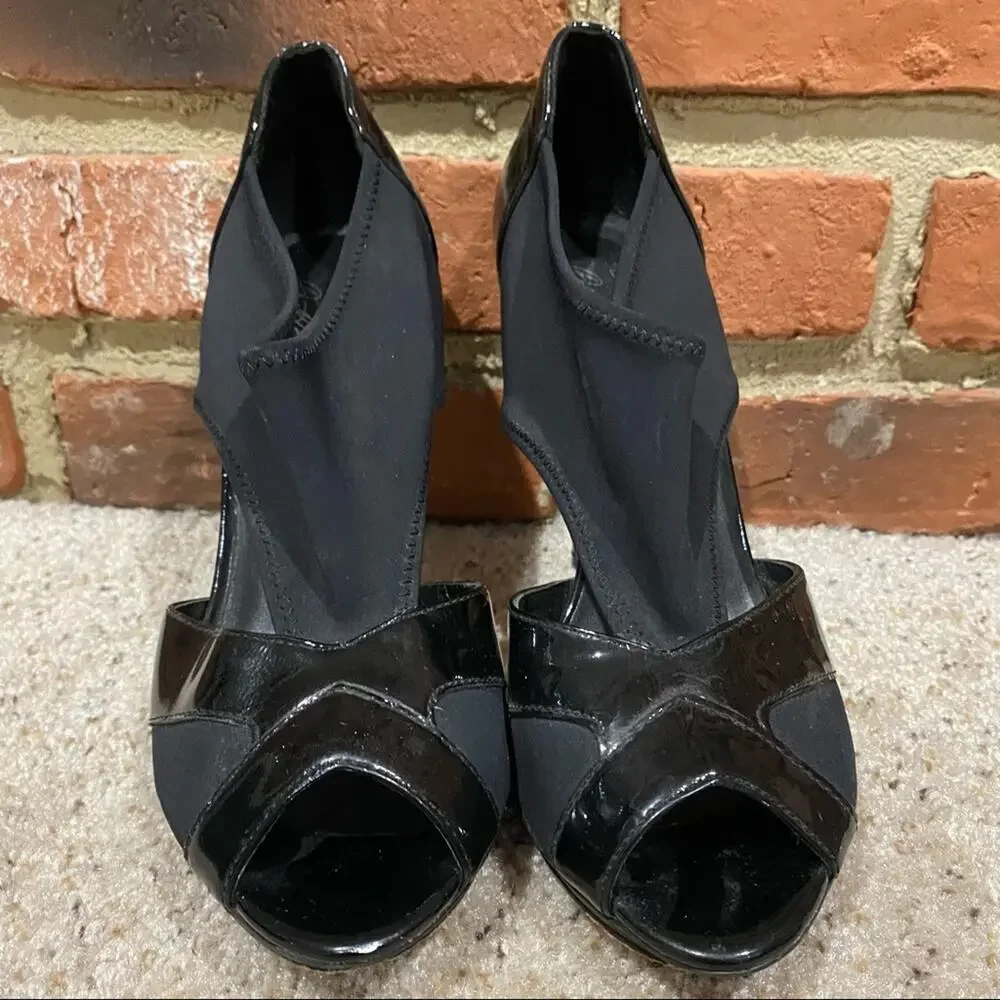 Donald J. Pliner peep scuff
